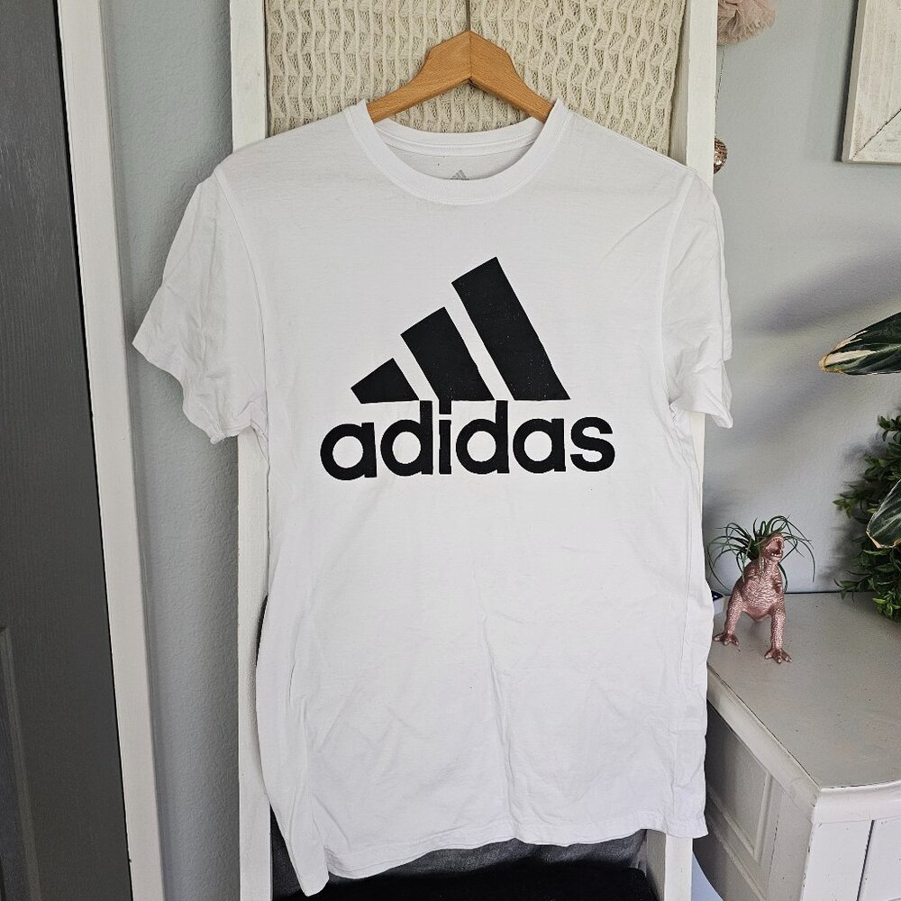White Adidas Golf Logo T-Shirt – Men’s Size Small, Classic Athletic Tee